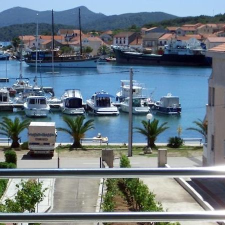 Apartment In Kukljica With Sea View, Terrace, Air Conditioning, Wi-Fi Luaran gambar